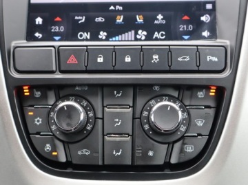 Opel Astra J Sports Tourer Facelifting 1.4 Turbo ECOTEC 140KM 2013 Opel Astra 1.4 T, Klima, Klimatronic, Tempomat, zdjęcie 11