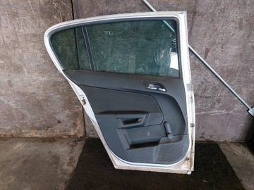 DVEŘE KOMPLETNÍ LEVÝ ZADNÍ ASTRA H HB 5D Z157