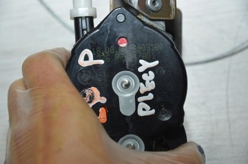 MOTOREK REGULACE SEDADLA ŘIDIČE SKLONU OE AUDI A8 D3