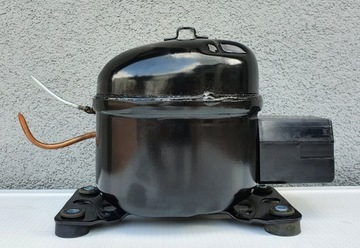 КОМПРЕССОР ХОЛОДИЛЬНИКА ПРИБЛ. QD35Y 52 Вт 3,3 см3 R600a