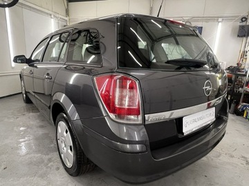 Opel Astra H Sedan 1.7 CDTI ECOTEC 100KM 2010 Opel Astra Raty Zamiana Gwarancja 2010 bez rdzy, zdjęcie 1