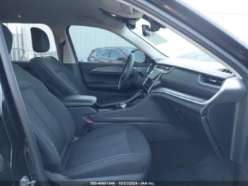 Jeep Grand Cherokee V 2023 Jeep Grand Cherokee Laredo, 2023r., 4x4, 3.6L 3.6 Benzyna 293KM, zdjęcie 8