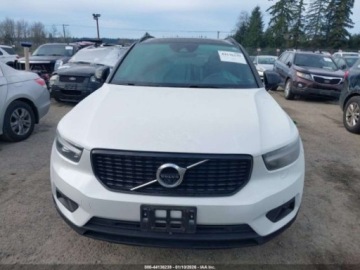 Volvo XC40 2022 Volvo XC 40 T5 R-Design 2022 2.0 Benzyna 248KM, zdjęcie 8