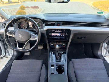 Volkswagen Passat B8 Variant Facelifting 2.0 TDI SCR 150KM 2021 VW Passat B8 Lift Kombi 2.0D Automat, zdjęcie 3