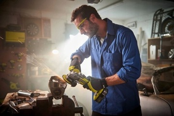 ПОВОРОТНАЯ МОЮЩАЯ ЩЕТКА RYOBI R18CPS + УГЛОВАЯ ШЛИФРОВОЧНАЯ МАШИНА 125мм R18AG7 18В