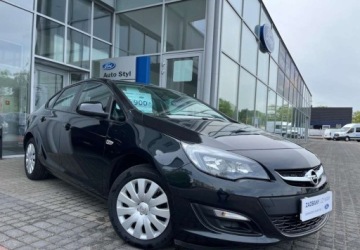 Opel Astra J Sedan 1.4 Turbo ECOTEC 140KM 2016 Opel Astra Opel Astra 1.4 T Active EU6 1.4 BenzynaLPG 140KM