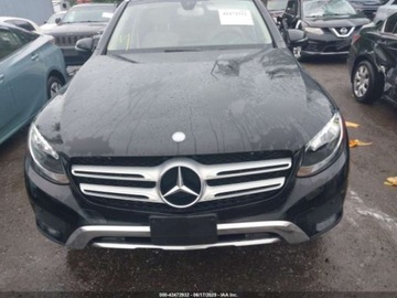 Mercedes GLC C253 2017 Mercedes-Benz GLC 300 4Matic 2017 2.0l 2.0 Benzyna 241KM, zdjęcie 7