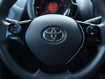 Toyota Aygo II Hatchback 3d Facelifting 1.0 VVT-i 72KM 2020 Toyota Aygo 1.0 VVT-i, Salon Polska, zdjęcie 13