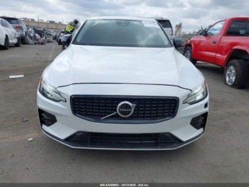 Volvo S60 III 2024 Volvo S60 B5 Core Dark Theme 2024 2.0L 2.0 Benzyna 247KM, zdjęcie 7