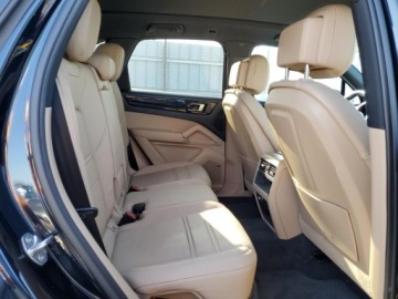 Porsche Cayenne III 2023 Porsche Cayenne 2023 PORSCHE CAYENNE BASE 3.0 Benzyna 335KM, zdjęcie 10