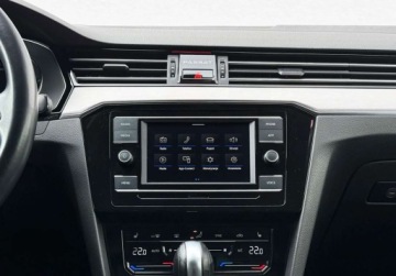 Volkswagen Passat B8 Variant Facelifting 2.0 TSI 190KM 2022 Volkswagen Passat LED Travel Assist Kamera ACC Salon Polska FVAT23, zdjęcie 28