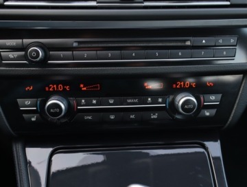 BMW Seria 5 F10-F11 Touring Facelifting 525d 218KM 2015 BMW 5 525d xDrive, 214 KM, 4X4, Automat, Navi, zdjęcie 12