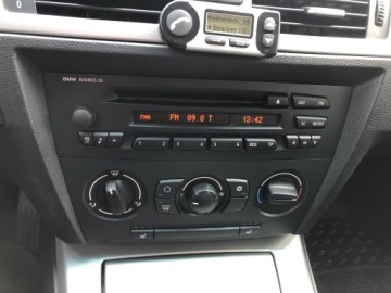 BMW Seria 3 E90-91-92-93 Touring E91 2.0 318i 129KM 2006 BMW 318i XENON KLIMA ALU HAK GRZANE FOTELE IDEALNY STAN Z NIEMIEC, zdjęcie 18