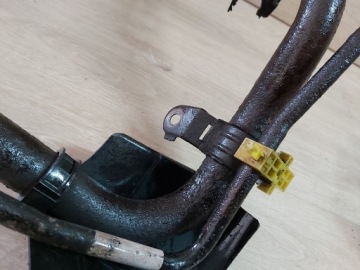 Toyota AVENSIS T27 заливная горловина топливного бака дизель Комби Седан