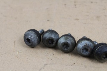 BMW K1200 GT K41 ПРАВЫЕ ВИНТЫ КРЫШКИ КОЛЕНЧАТОГО ВАЛА