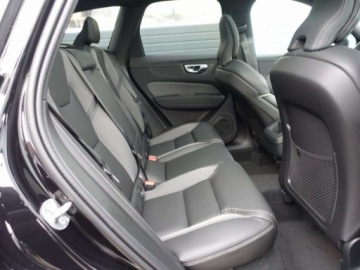 Volvo XC60 II 2026 VOLVO XC60 B5 AWD Ultra Black Edition Suv 2.0 (264KM) 2026, zdjęcie 10