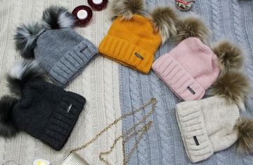 Классическая шапка Микос с двумя помпонами ШЛЯПА 689