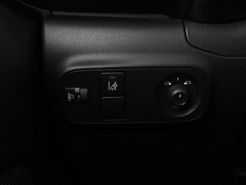 Citroen C3 III Hatchback 1.2 PureTech 82KM 2019 Citroen C3 Niski przebieg Navi Czujniki parkowania, zdjęcie 32