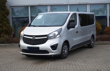 Opel Vivaro B Kombi Extra Long H1 2,9t 1.6 BiTurbo 125KM 2017 Opel Vivaro 9os. Tempomat Ogranicznik predkosci Czujniki parkowania FV