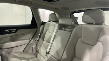 Volvo XC60 II 2022 Volvo XC 60 B5 D AWD Plus Bright hak, zdjęcie 11