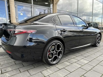 Alfa Romeo Giulia II Sedan Facelifting 2023 2.0 GME Turbo 280KM 2025 ALFA ROMEO Giulia Turbo Veloce Q4 Sedan 2.0 (280KM) 2025, zdjęcie 5