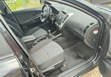 Kia Ceed I SW Facelifting 1.6 CRDi WGT 90KM 2010 Kia Ceed Kia Ceed 1.6 Diesel 90KM, zdjęcie 18
