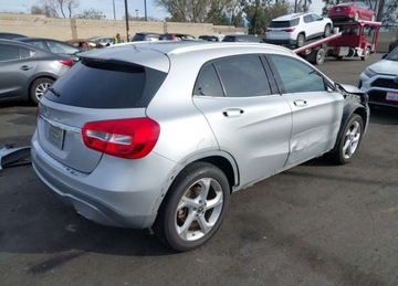 Mercedes GLA I Off-Roader Facelifting 2.0 250 211KM 2018 Mercedes-Benz GLA 2018r., Gla 250, 2L, od ubezpieczalni 2.0 Benzyna 211KM, zdjęcie 7