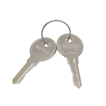 Универсальный автомобильный багажник с замком.