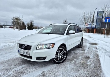 Volvo V50 1.6 DRIVe 109KM 2009 Volvo V50 Volvo V50 1.6D DRIVe Kinetic 1.6 Diesel 109KM