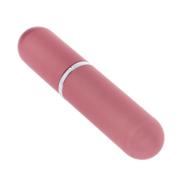 Многоразовый флакон для духов с распылителем.