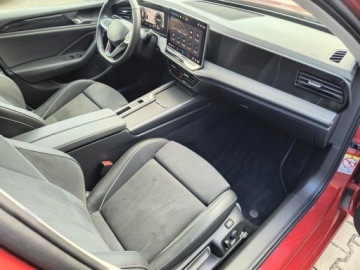 Volkswagen Passat B8 Variant Facelifting 2.0 TDI SCR 150KM 2025 Volkswagen Passat serwis ASO 2.0TDI 150KM bezwypadkow gwarancja pakiety ka, zdjęcie 17