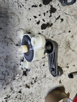 MECHANIZMUS OKNO LEVÝ PŘEDNÍ MANUÁLNÍ VW T5