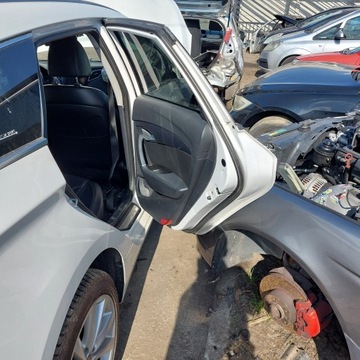 HYUNDAI I40 KOMBI SEDADLA PŘEDNÍ POHOVKA ZADNÍ BOKY LOKETNÍ OPĚRKA KOMPLET