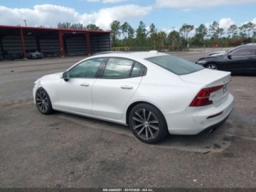 Volvo S60 III 2021 Volvo S60 T5 Momentum 2021 2.0 Benzyna 250KM, zdjęcie 3