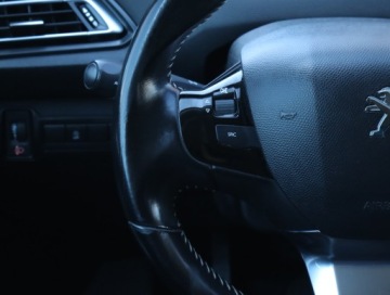 Peugeot 308 II SW Facelifting 1.5 BlueHDI 130KM 2018 Peugeot 308 1.5 BlueHDi, Salon Polska, Serwis ASO, zdjęcie 17