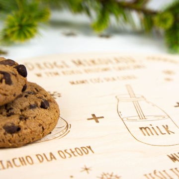 Деревянная тарелка для Деда Мороза с гравировкой