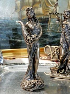 ФОРТУНА ТИЧЕ, ПОКОРИТЕЛЬ ПАРУСКОВ, ПОЗДРАВЛЯЕТ С ДНЕМ РОЖДЕНИЯ НОВУЮ ПАРУ v