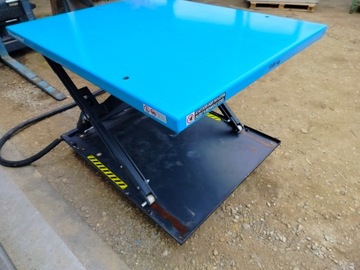 НОЖНИЧНЫЙ ПОДЪЕМНИК ПАЛЕЧЯК 1,14м х 1,42м с рампой