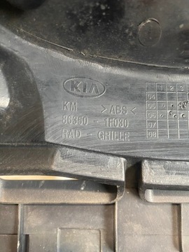 KIA SPORTAGE 04-08 MŘÍŽKA MASKA CHLADIČŮ