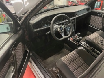 Mercedes 190 1990 MERCEDES-BENZ 190E Replika EVO 2 310KM i 400nm, zdjęcie 6