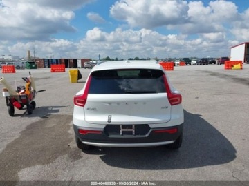 Volvo XC40 2024 Volvo XC 40 B5 2024 2.0l 2.0 Benzyna 247KM, zdjęcie 2