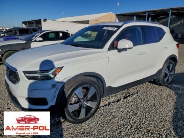 Volvo XC40 Crossover 2.0 T5 247KM 2019 Volvo XC 40 2019 VOLVO XC40 T5 MOMENTUM 2.0 Benzyna 247KM