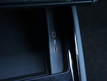 Skoda Kamiq Crossover 1.0 TSI 110KM 2022 Skoda Kamiq 1.0 TSI, Salon Polska, Serwis ASO, zdjęcie 18