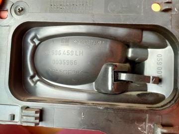 KLIKA DVEŘE LEVÝ PŘEDNÍ OPEL VECTRA B 90506459