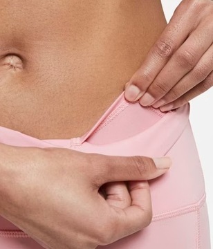 Леггинсы Nike Epic Lux Power 3/4 Tight Fit Dri-FIT CN8043630, размер M