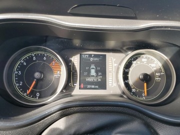 Jeep Cherokee V 2021 Jeep Cherokee Latitude Lux 2021 3.2l 3.2 Benzyna 271KM, zdjęcie 9