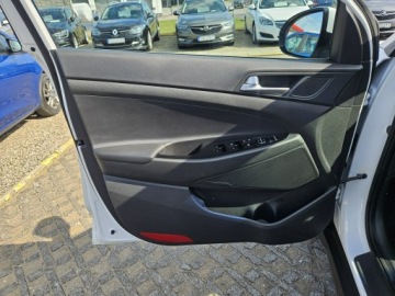 Hyundai Tucson III SUV 1.6 GDI 132KM 2016 Hyundai Tucson 1,6 benzyna 132KM nawigacja kamera, zdjęcie 15