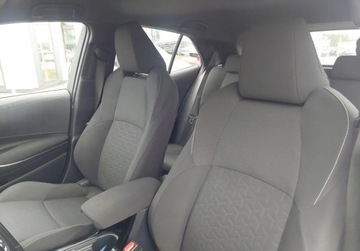 Toyota Corolla XII Hatchback 1.8 Hybrid 122KM 2019 Toyota Corolla GwarancjaKamera Cofania, cyfrowe zegary, Bezwypadkowa, Salo, zdjęcie 10