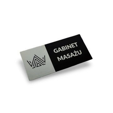 ЛЮБАЯ ГРАВИРОВОЧНАЯ КОМПАНИЯ, ЗНАК НА ТАБЛИЧКЕ С ЛОГОТИПОМ