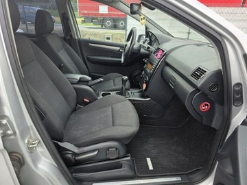 Mercedes Klasa A W169 Limuzyna 2.0 180 CDI 109KM 2011 Mercedes A 180 2.0CDi 109KM 2011 Klimatyzacja, zdjęcie 11